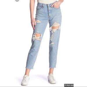 Levi wedgie icon fit distressed jeans 27 NWT
